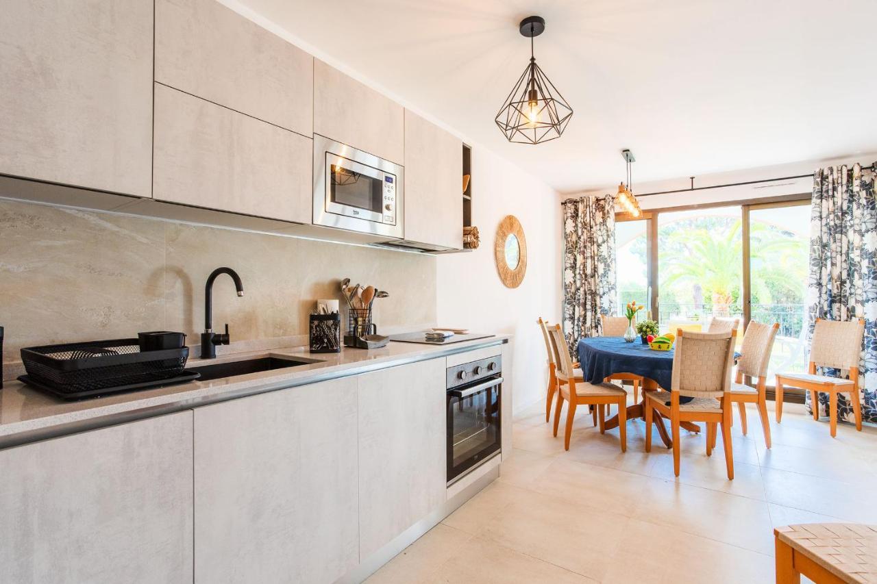 L'Ange Gardien Ap4269 By Riviera Holiday Homes Villefranche-sur-Mer Exterior photo